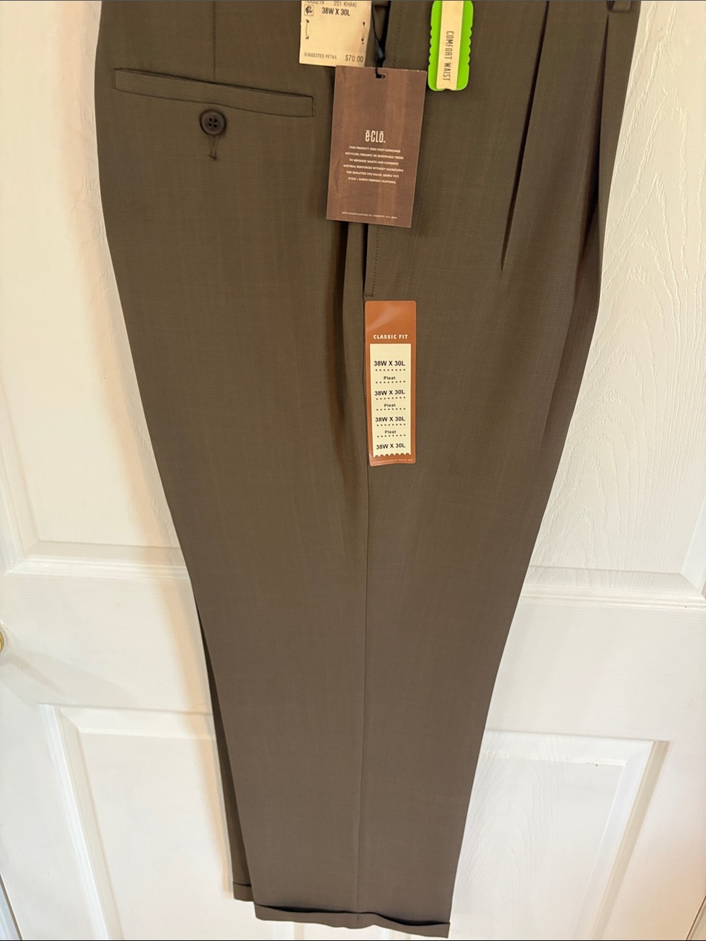 Haggar Classic Fit Dress Pants in Olive